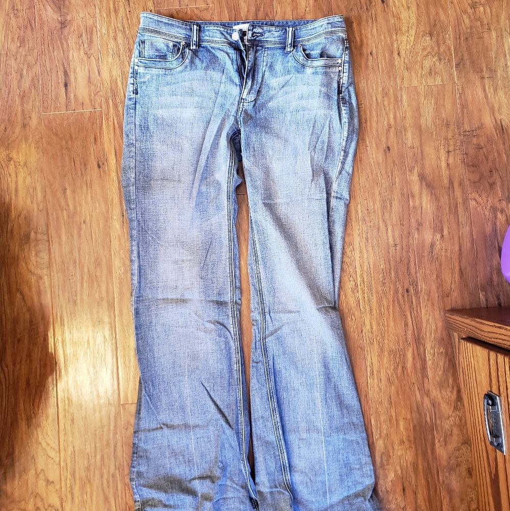 White House Black Market light blue jeans (8R)